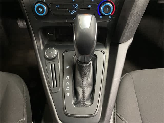 2015 Ford Focus SE 28