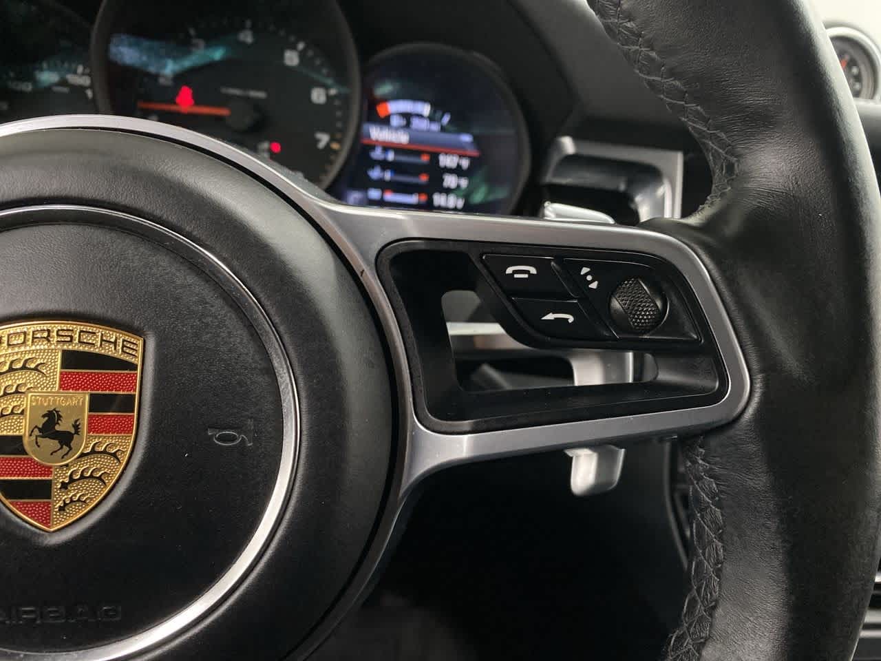 Thumbnail: 2021 Porsche Macan - 21