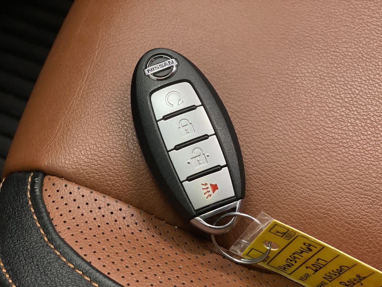 Thumbnail: 2017 Nissan Rogue - 31