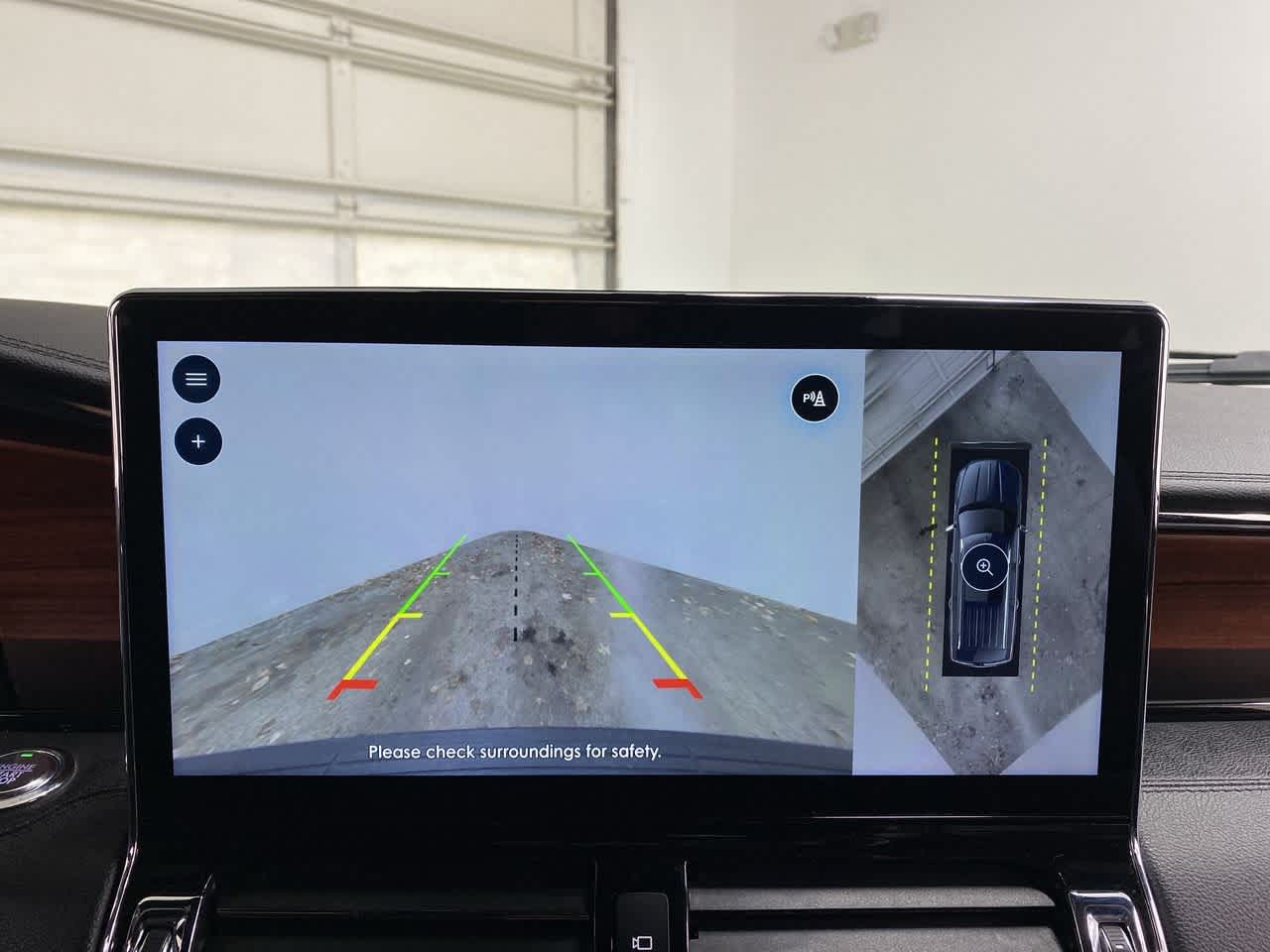 Thumbnail: 2024 Lincoln Navigator L - 25