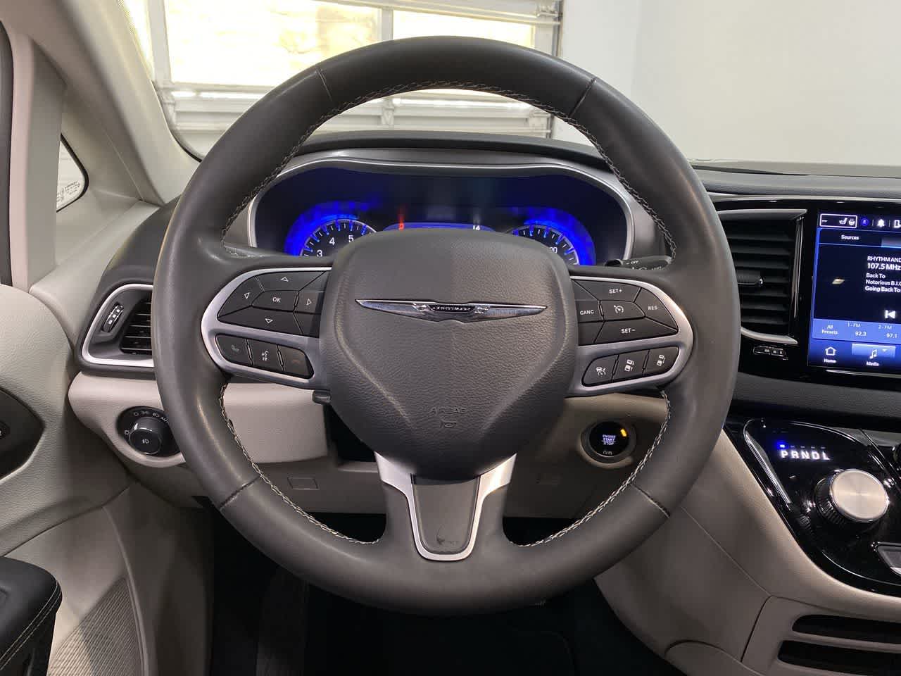 Thumbnail: 2023 Chrysler Pacifica - 18