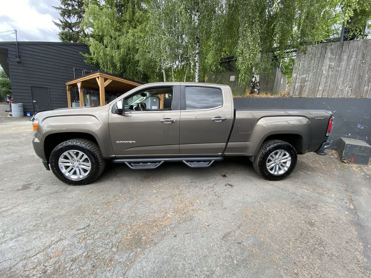 Thumbnail: 2016 GMC Canyon - 3