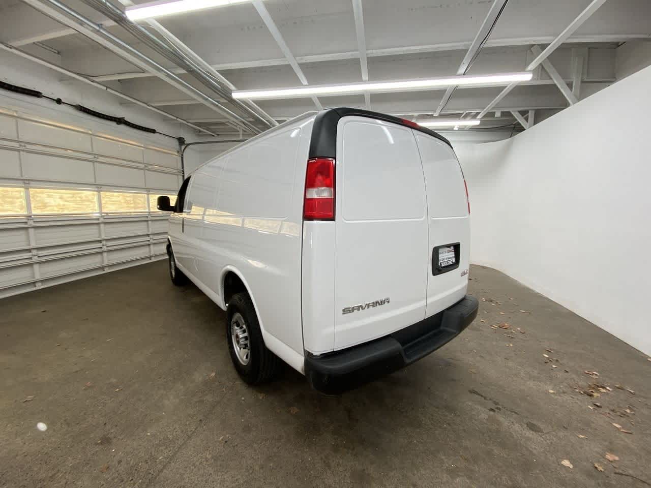 Thumbnail: 2023 GMC Savana - 4