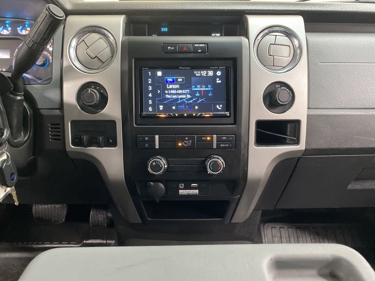 2014 Ford F-150  23