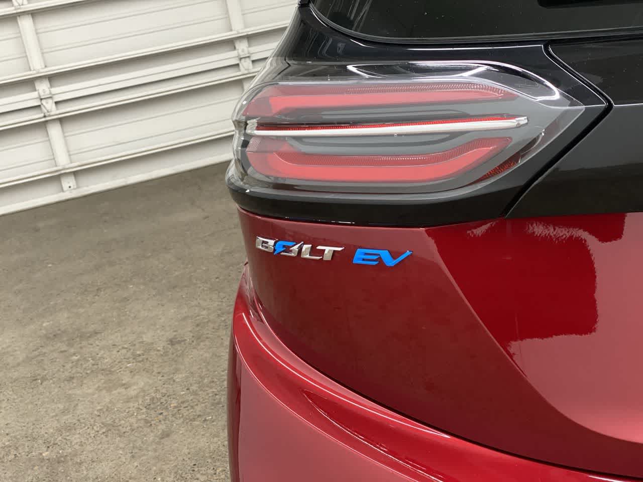 Thumbnail: 2022 Chevrolet Bolt EV - 10
