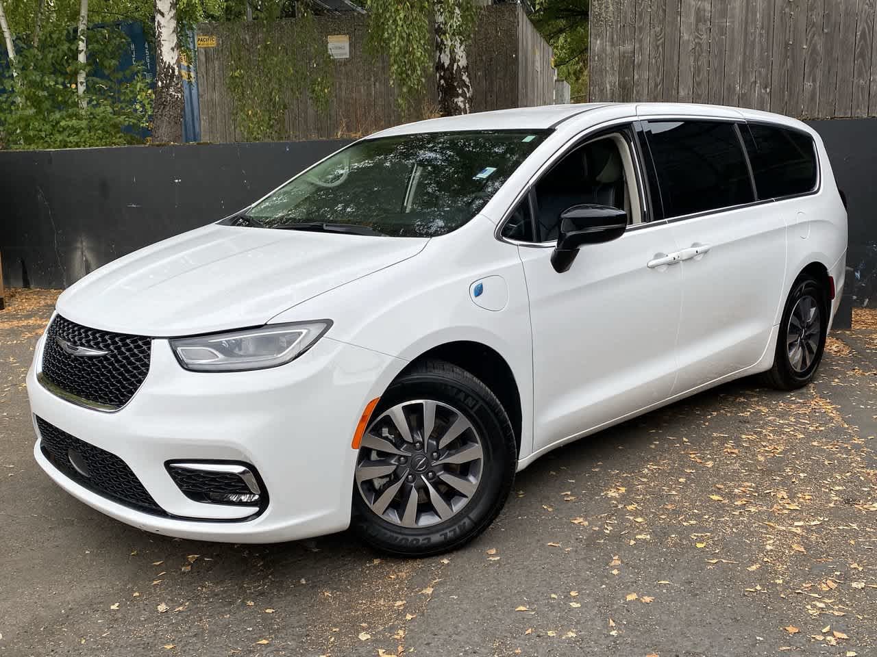 2024 Chrysler Pacifica PHEV