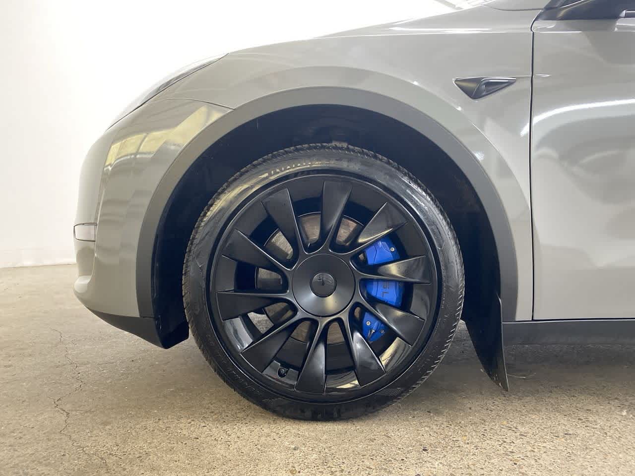 Thumbnail: 2023 Tesla Model Y - 10