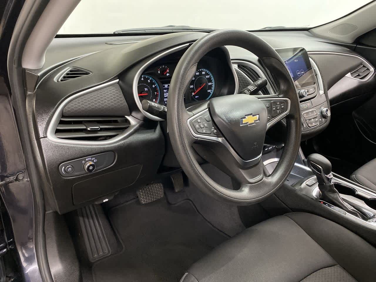 Thumbnail: 2023 Chevrolet Malibu - 2