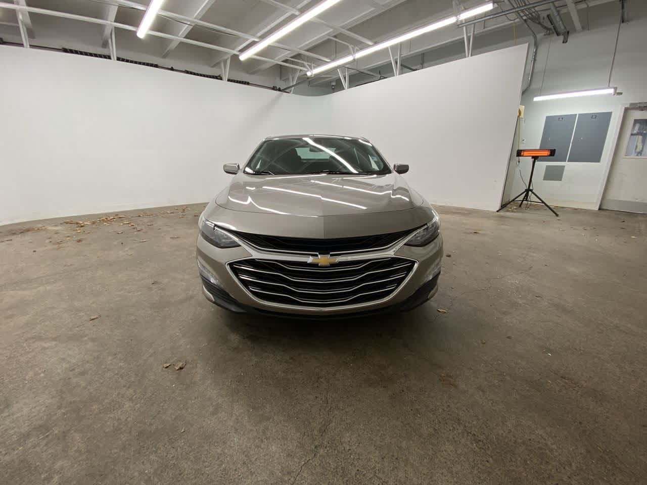 Thumbnail: 2023 Chevrolet Malibu - 9