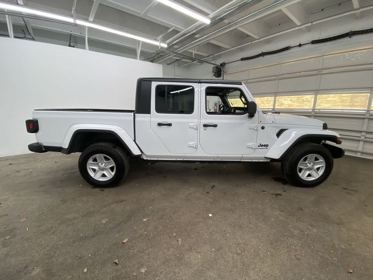 Thumbnail: 2022 Jeep Gladiator - 7