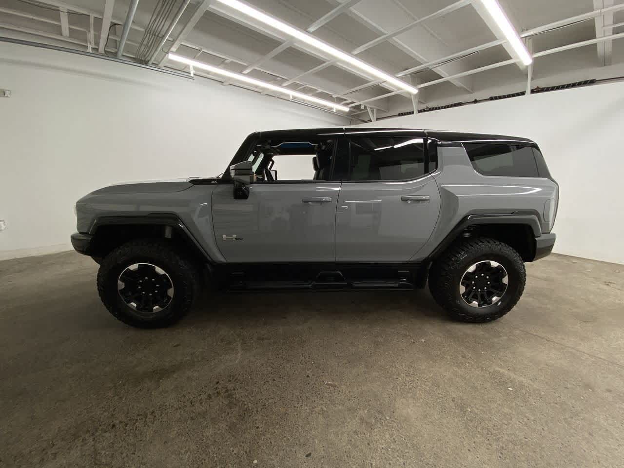 Thumbnail: 2024 GMC Hummer EV - 3