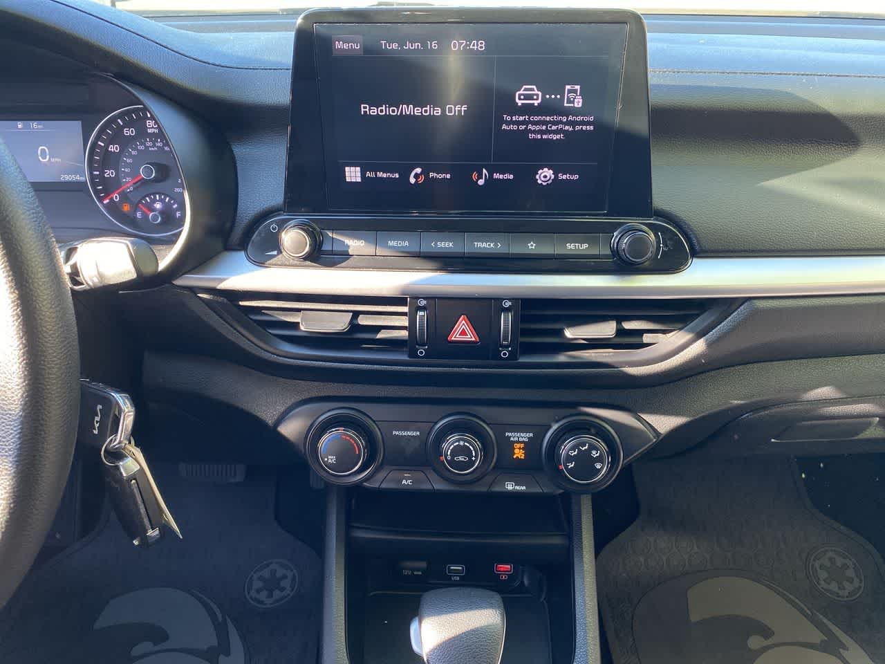 Thumbnail: 2024 Kia Forte - 24
