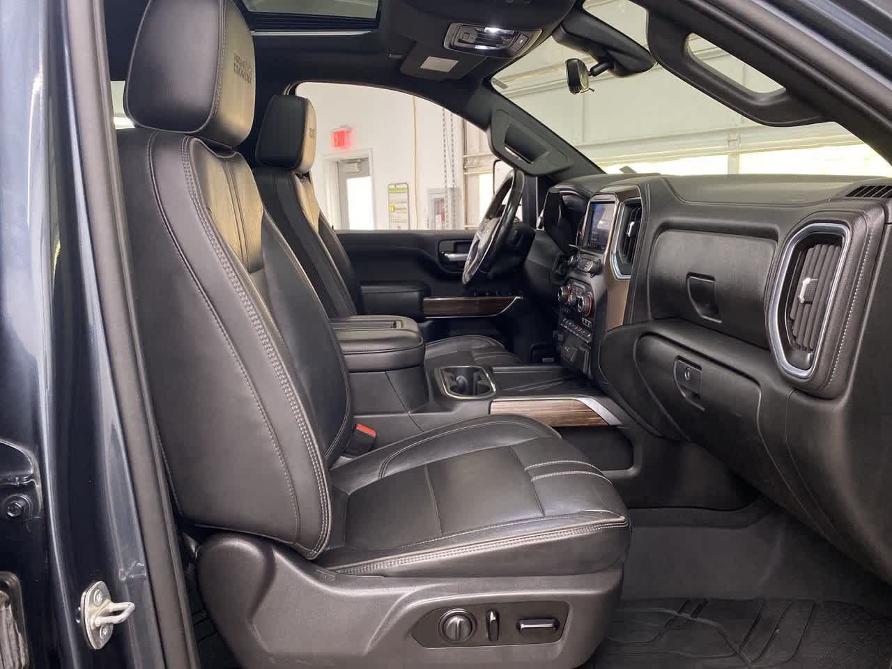 Thumbnail: 2020 Chevrolet Silverado 3500 - 20