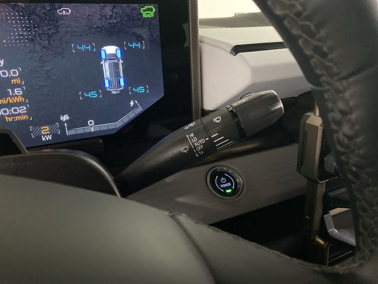 Thumbnail: 2024 GMC Hummer EV - 24