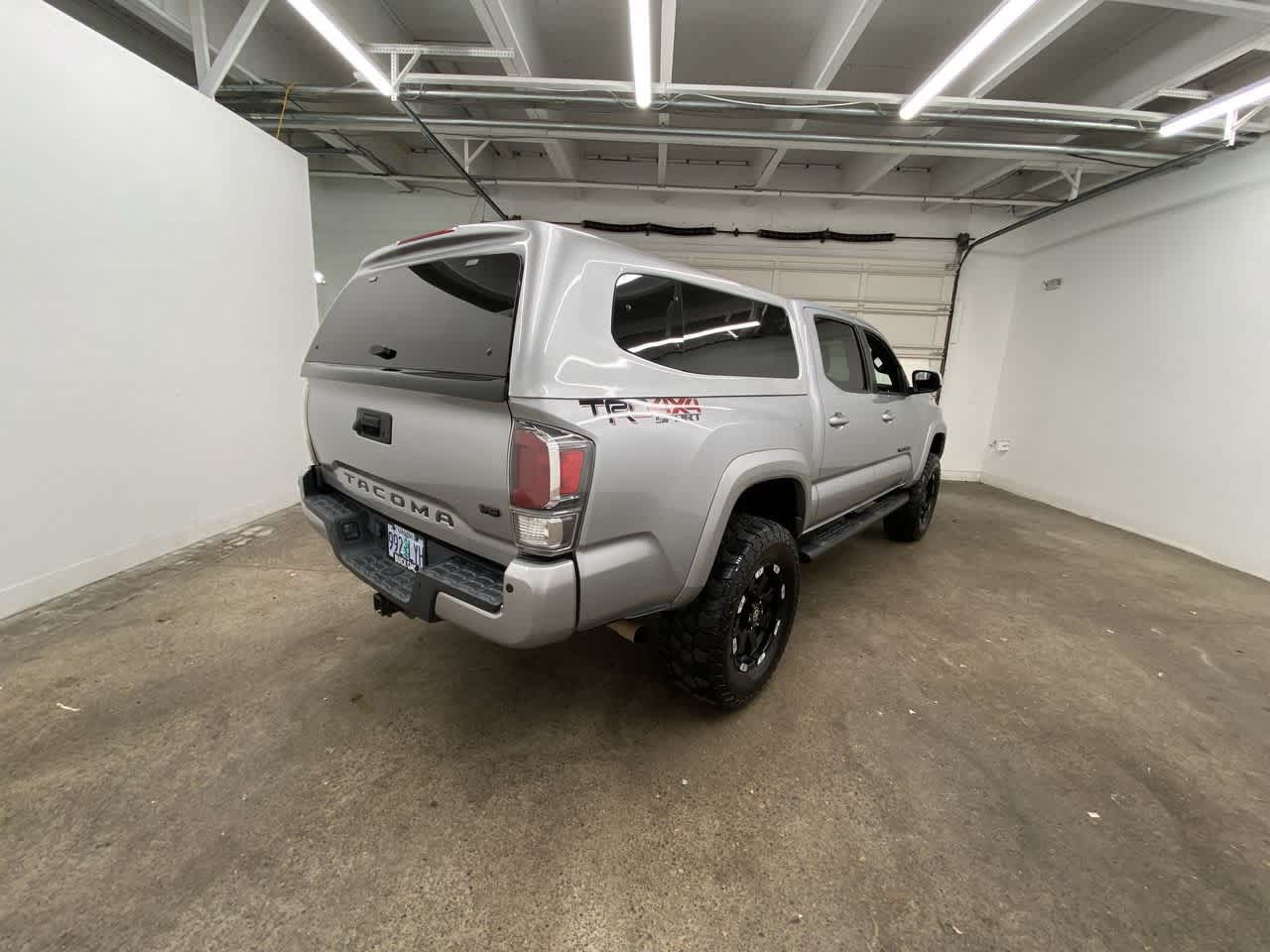 Thumbnail: 2020 Toyota Tacoma - 6