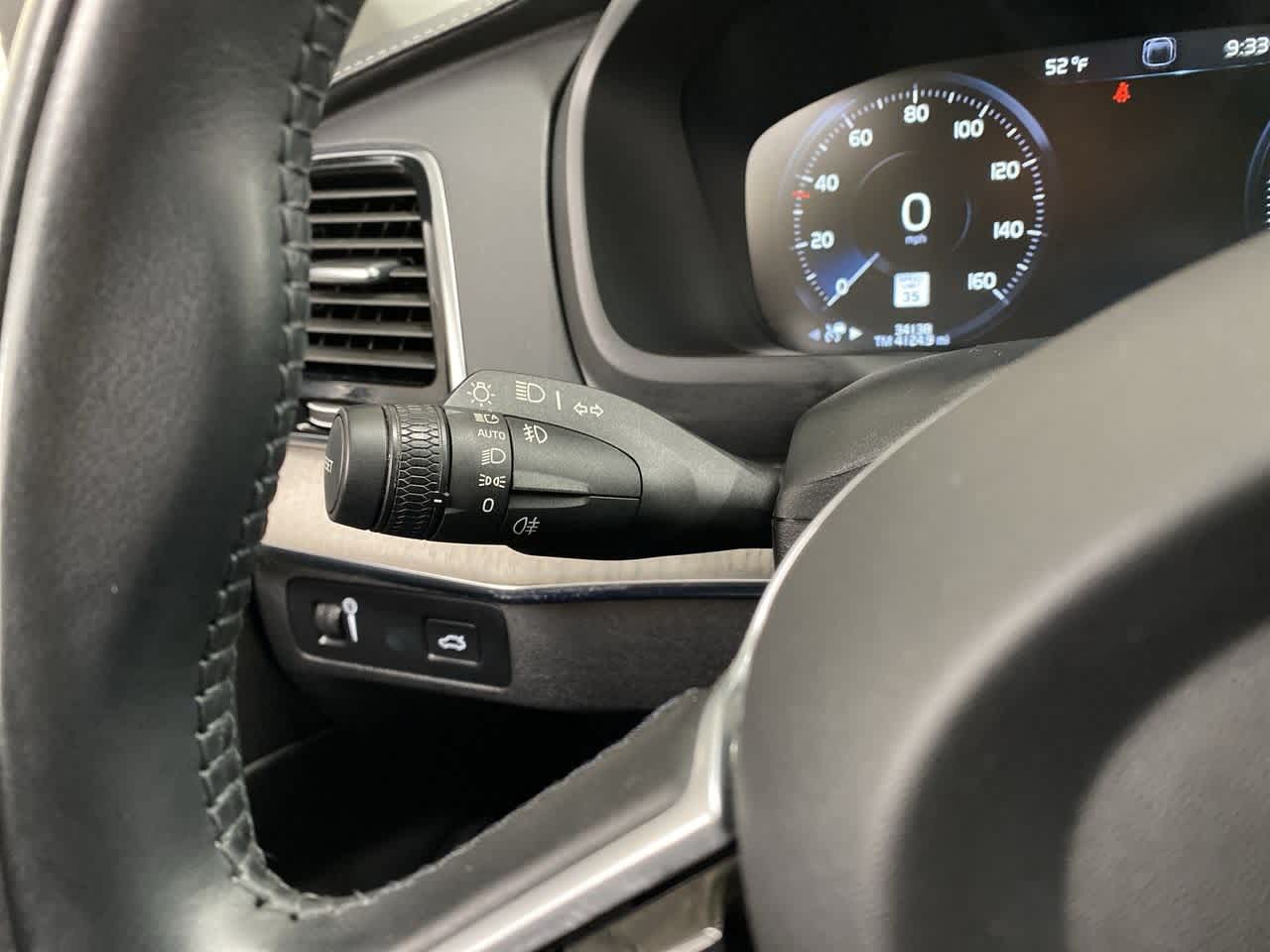 Thumbnail: 2022 Volvo XC90 - 25