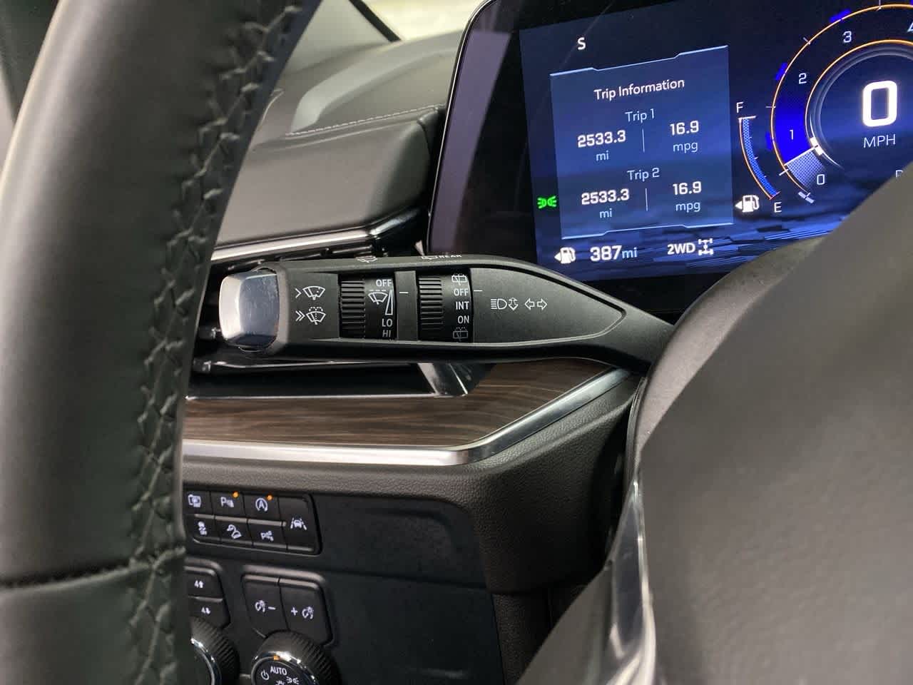 Thumbnail: 2025 Chevrolet Suburban - 23