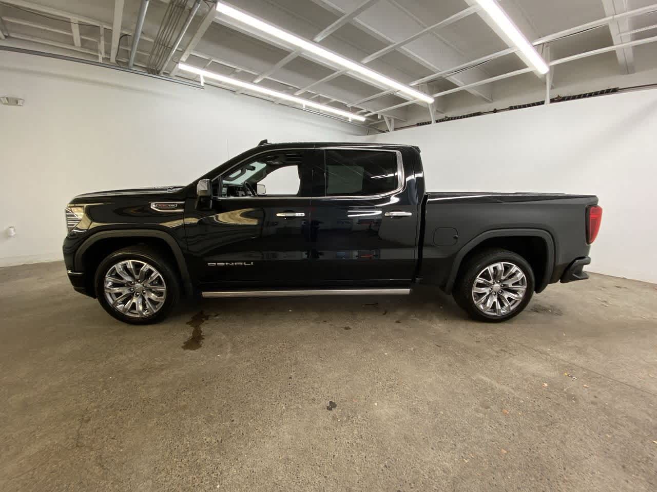 Thumbnail: 2023 GMC Sierra 1500 - 3