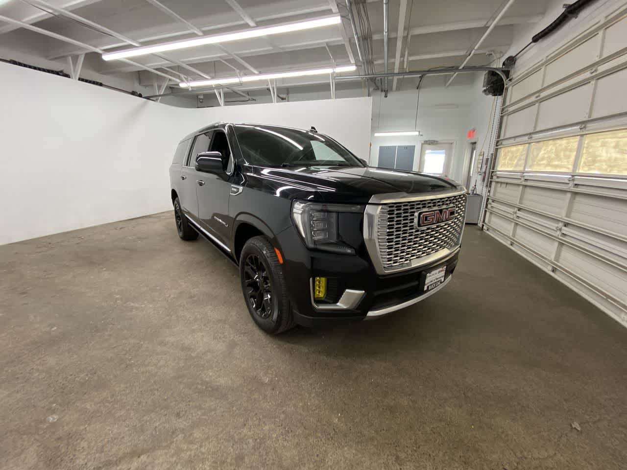 Thumbnail: 2023 GMC Yukon XL - 8