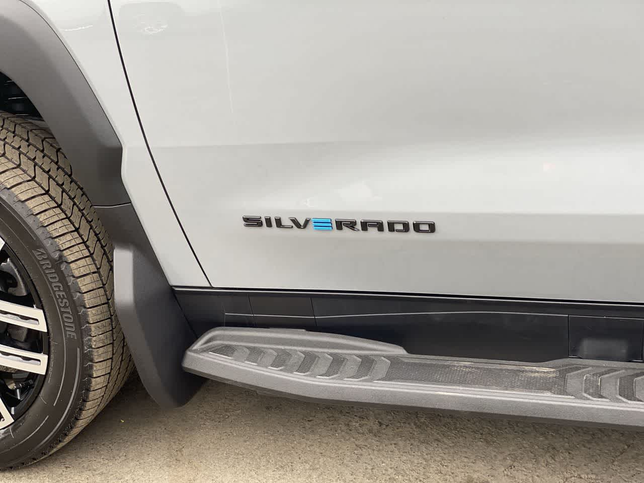 Thumbnail: 2026 Chevrolet Silverado EV - 10