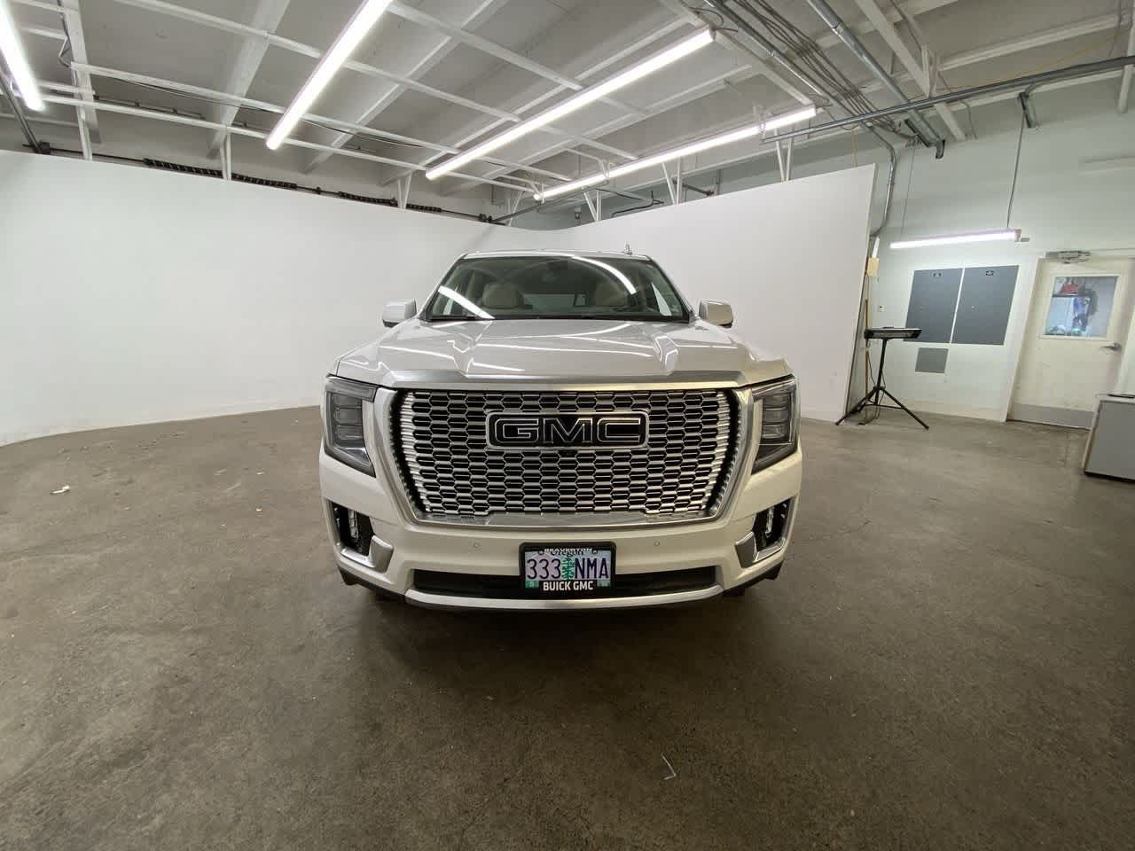 Thumbnail: 2022 GMC Yukon XL - 9
