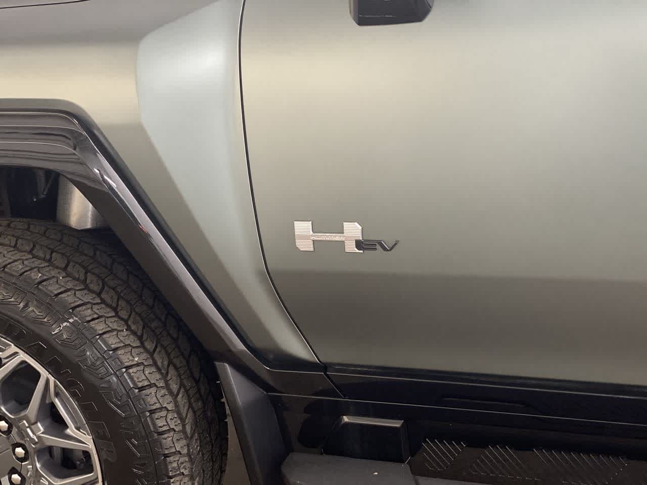 Thumbnail: 2024 GMC Hummer EV - 10