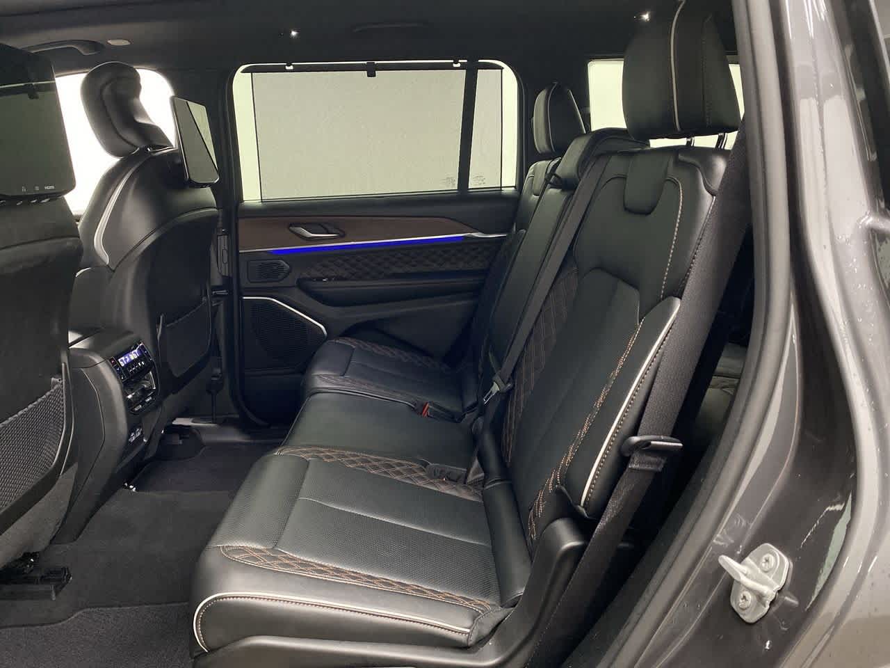 Thumbnail: 2023 Jeep Grand Cherokee - 17