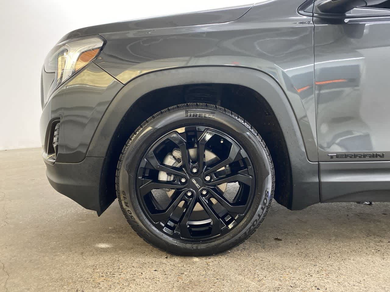 Thumbnail: 2020 GMC Terrain - 12