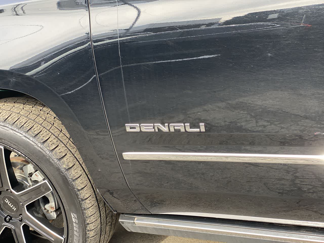 Thumbnail: 2019 GMC Yukon XL - 10