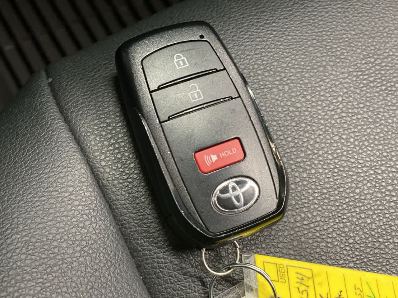 Thumbnail: 2022 Toyota Corolla Cross - 30