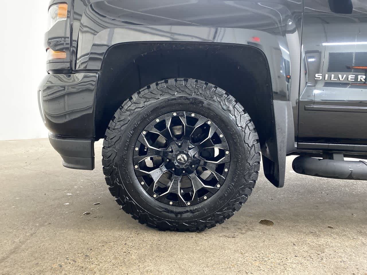 Thumbnail: 2017 Chevrolet Silverado 1500 - 11