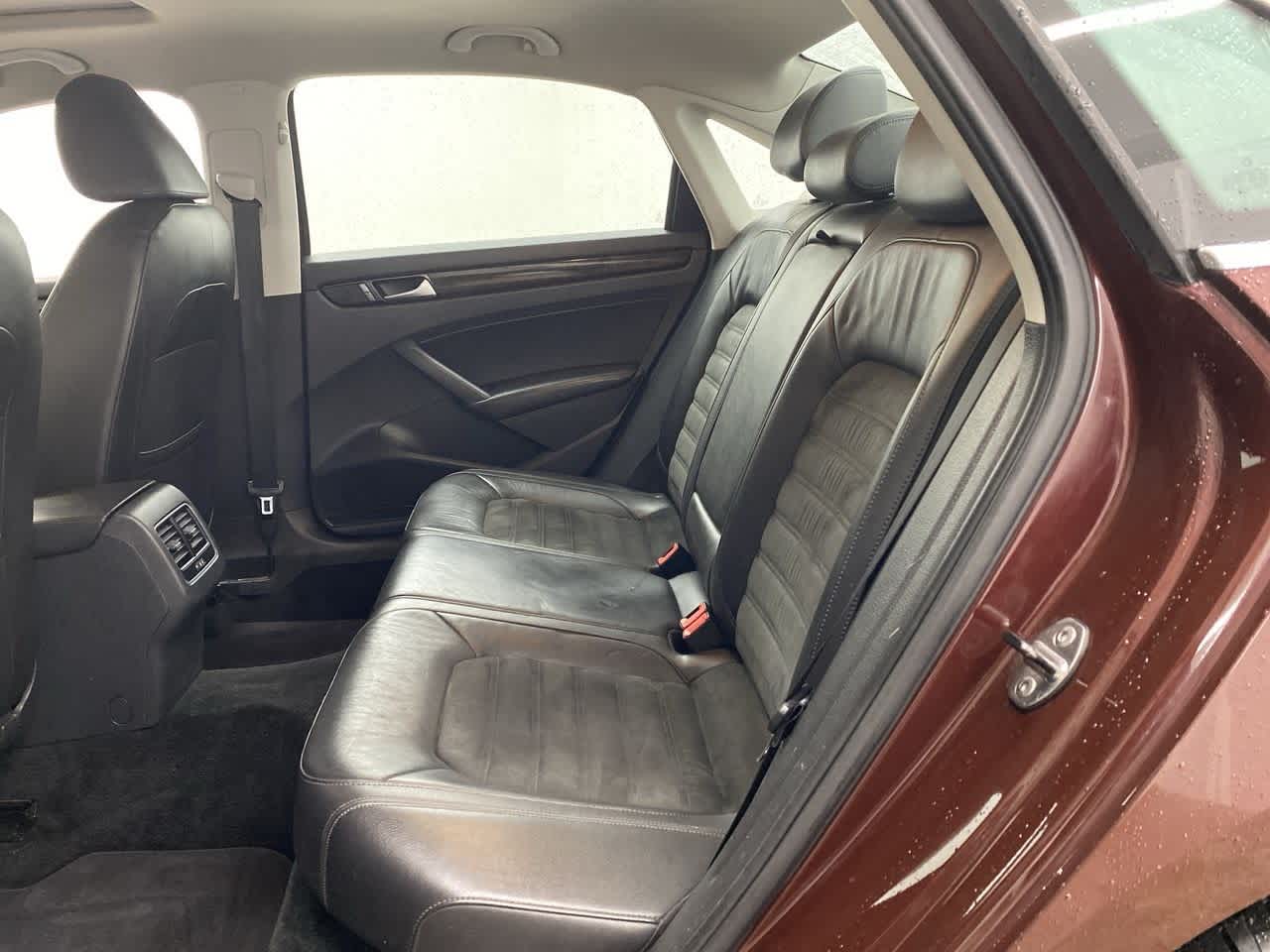 Thumbnail: 2014 Volkswagen Passat - 18