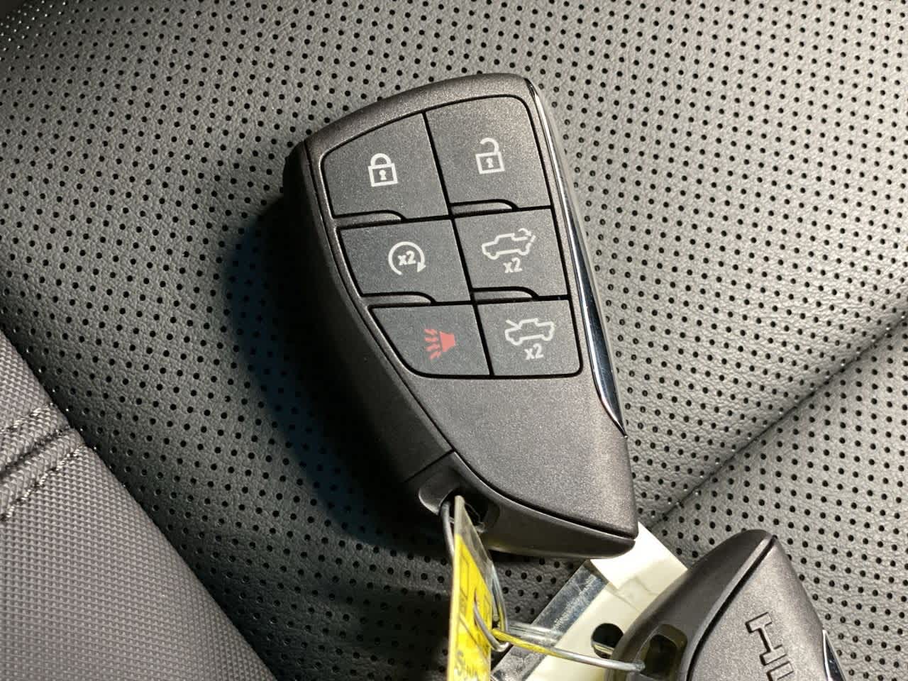 Thumbnail: 2025 GMC Hummer EV - 31