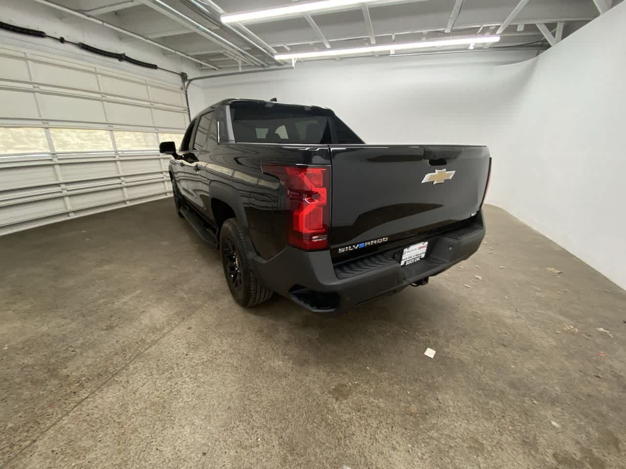 Thumbnail: 2024 Chevrolet Silverado EV - 4