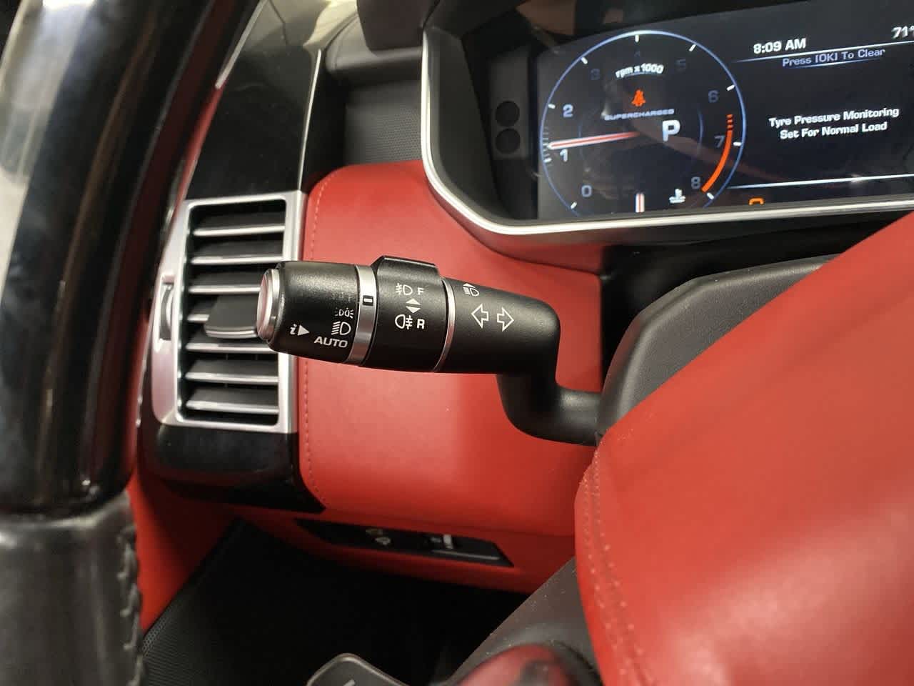 Thumbnail: 2014 Land Rover Range Rover - 25