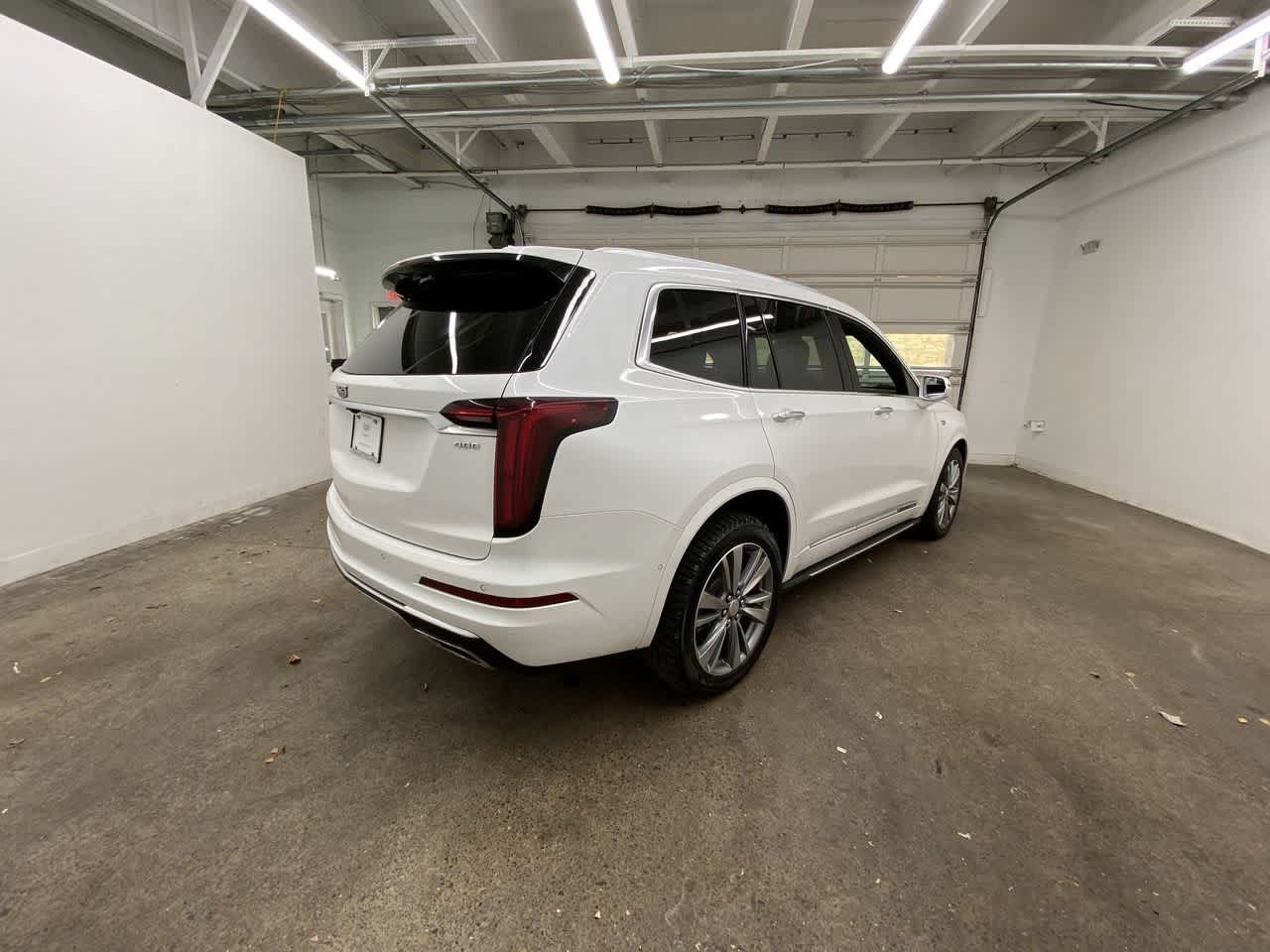 Thumbnail: 2020 Cadillac XT6 - 6
