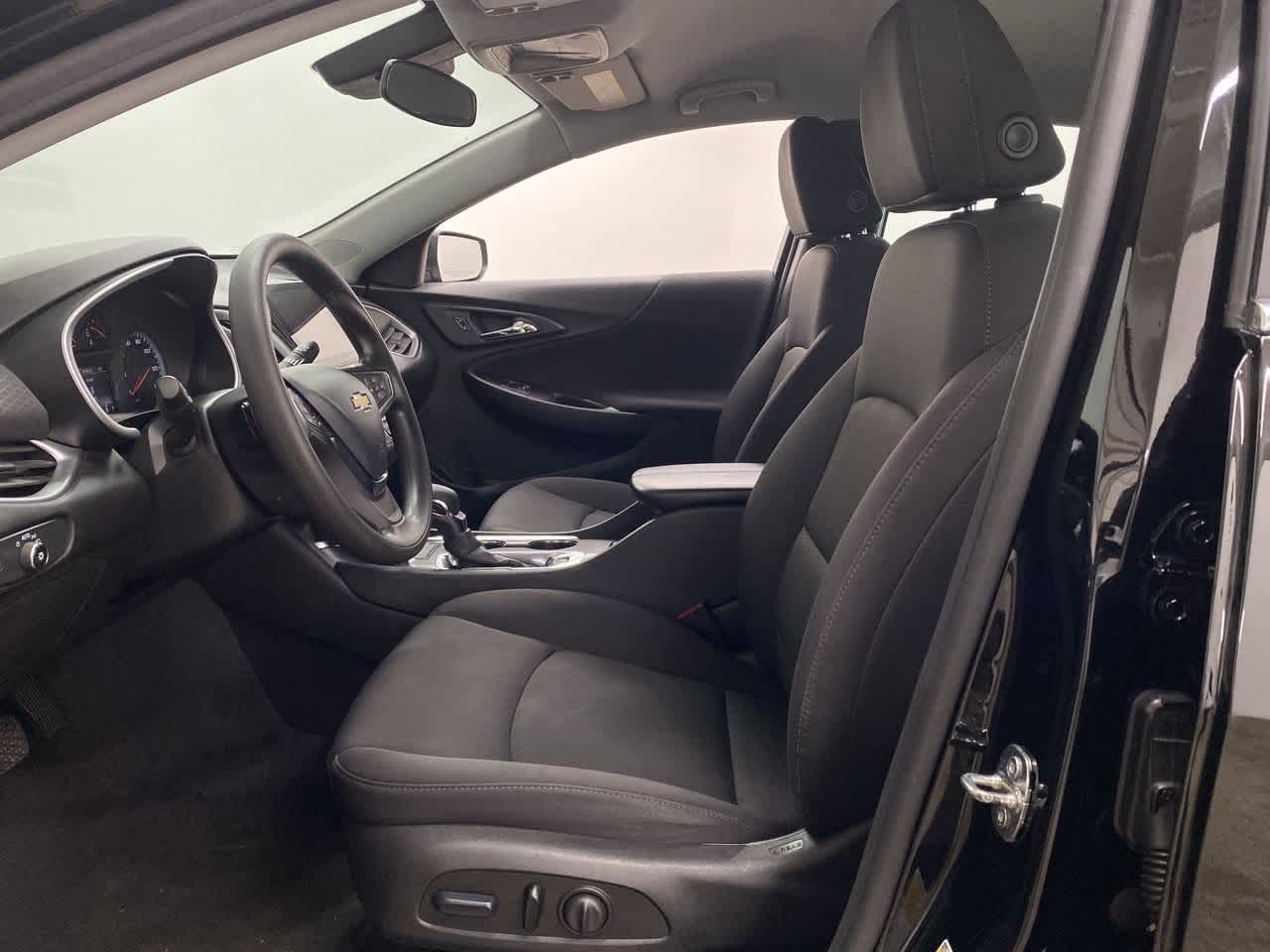 Thumbnail: 2023 Chevrolet Malibu - 13