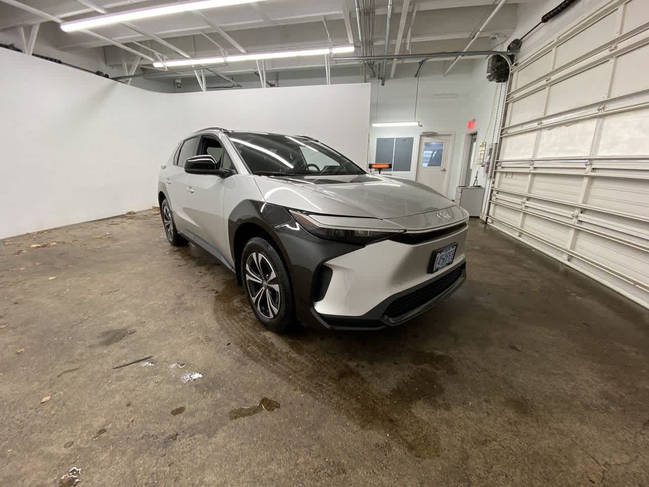 Thumbnail: 2024 Toyota bZ4X - 8