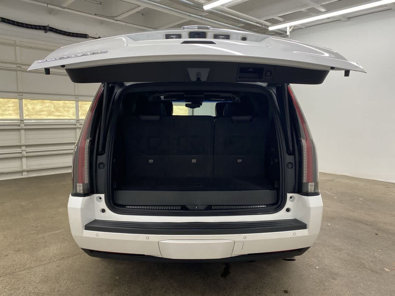 Thumbnail: 2016 Cadillac Escalade - 29