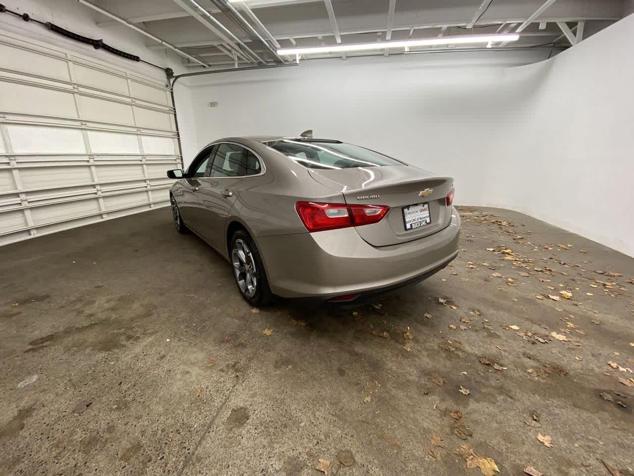 Thumbnail: 2023 Chevrolet Malibu - 4