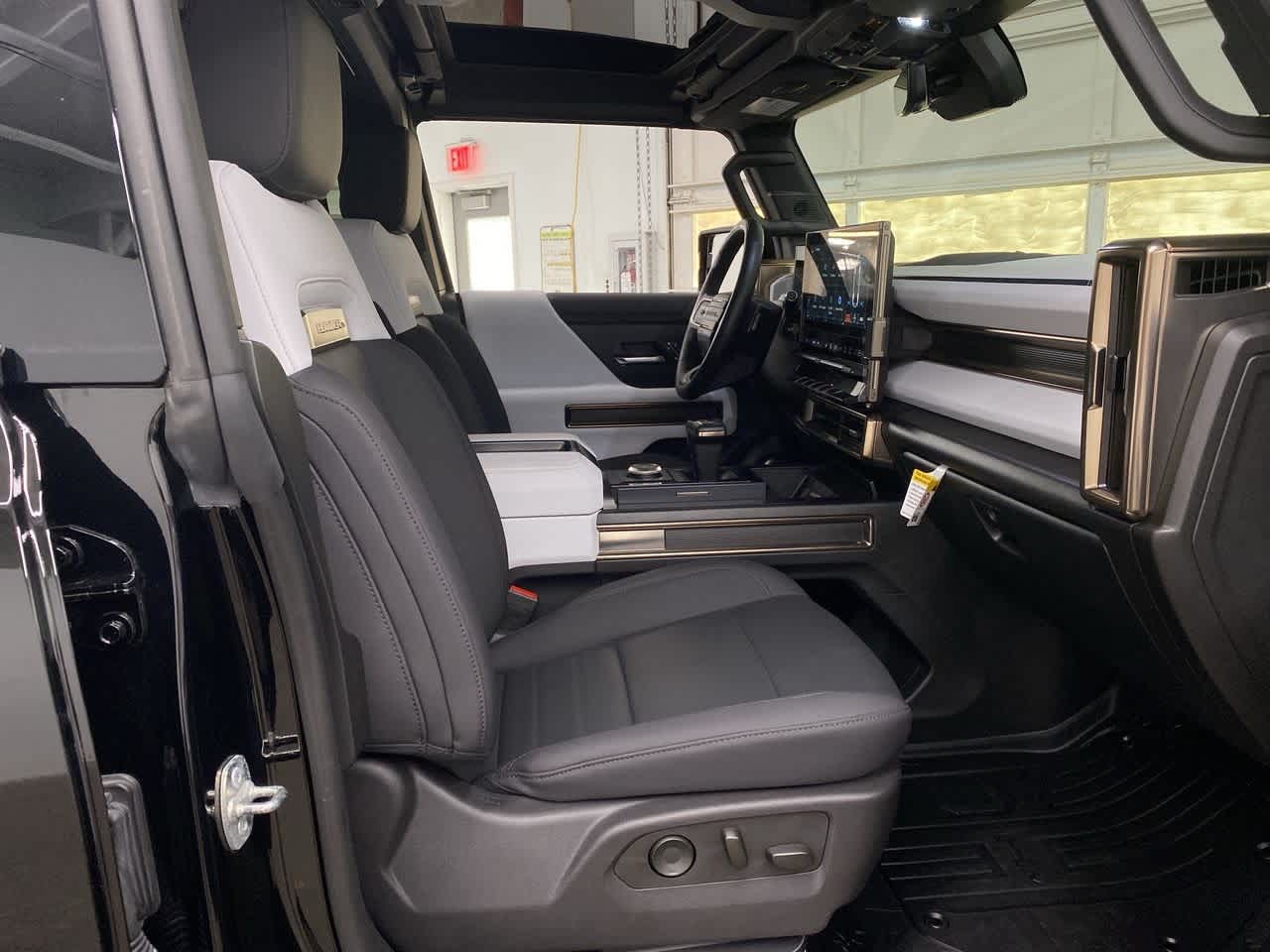 Thumbnail: 2024 GMC Hummer EV - 20