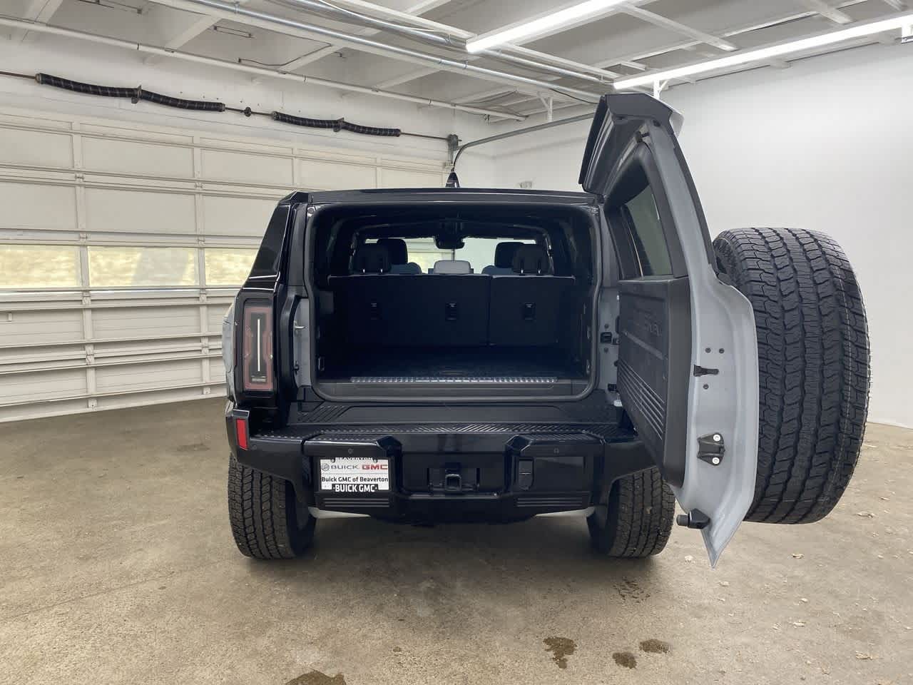 Thumbnail: 2024 GMC Hummer EV - 29
