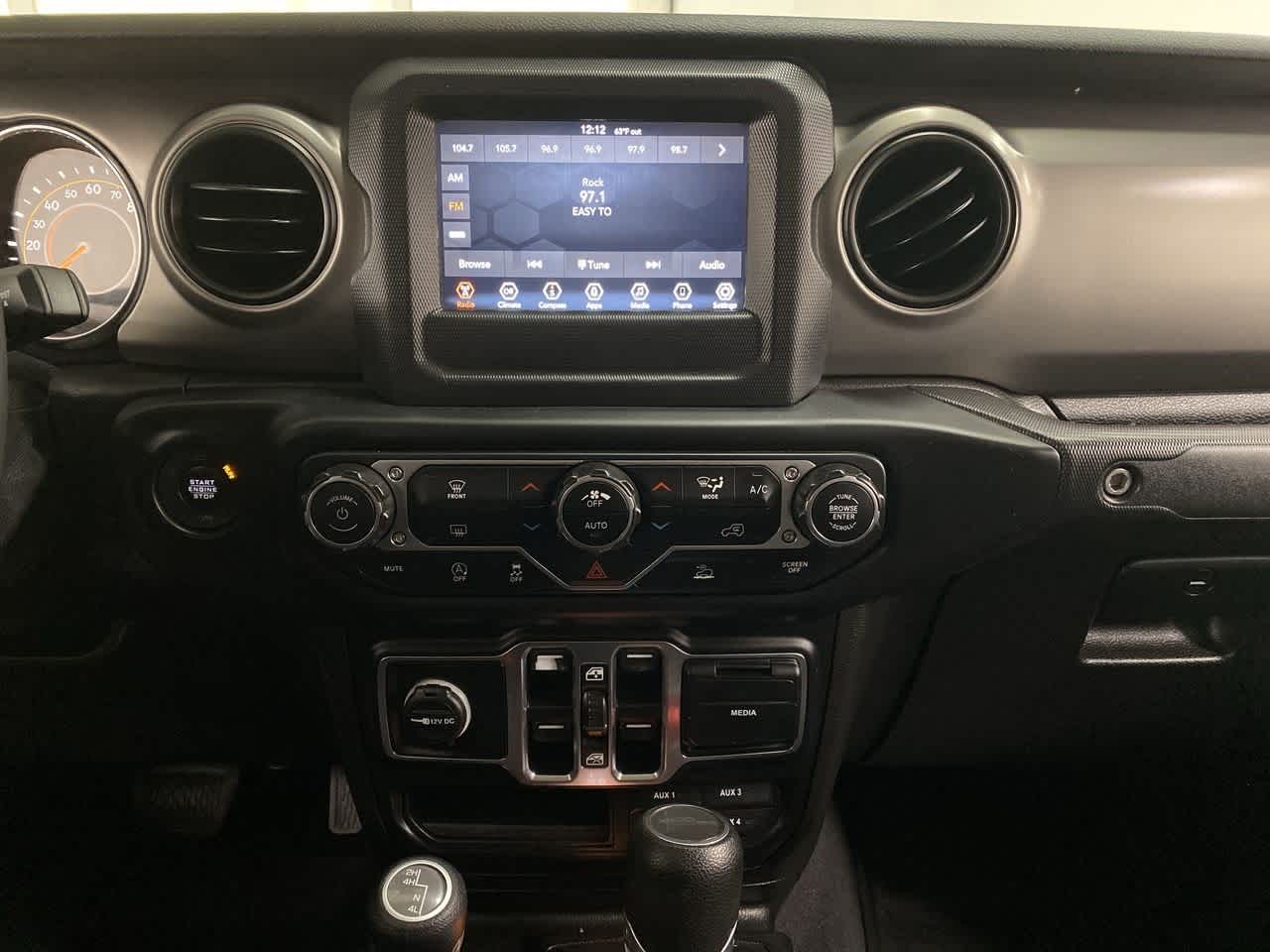 Thumbnail: 2020 Jeep Gladiator - 24