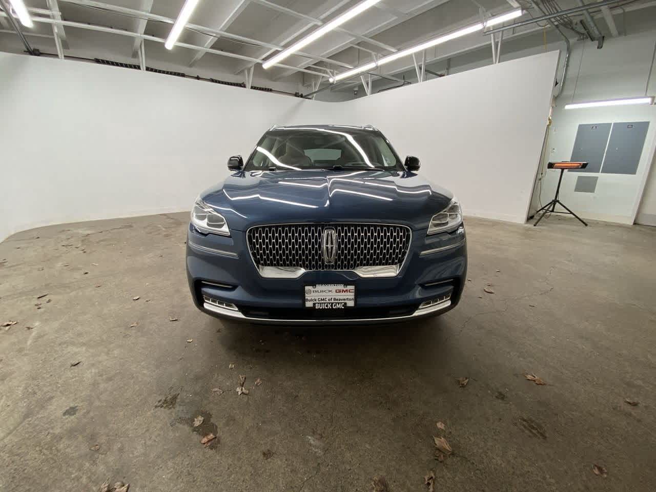 Thumbnail: 2020 Lincoln Aviator - 9