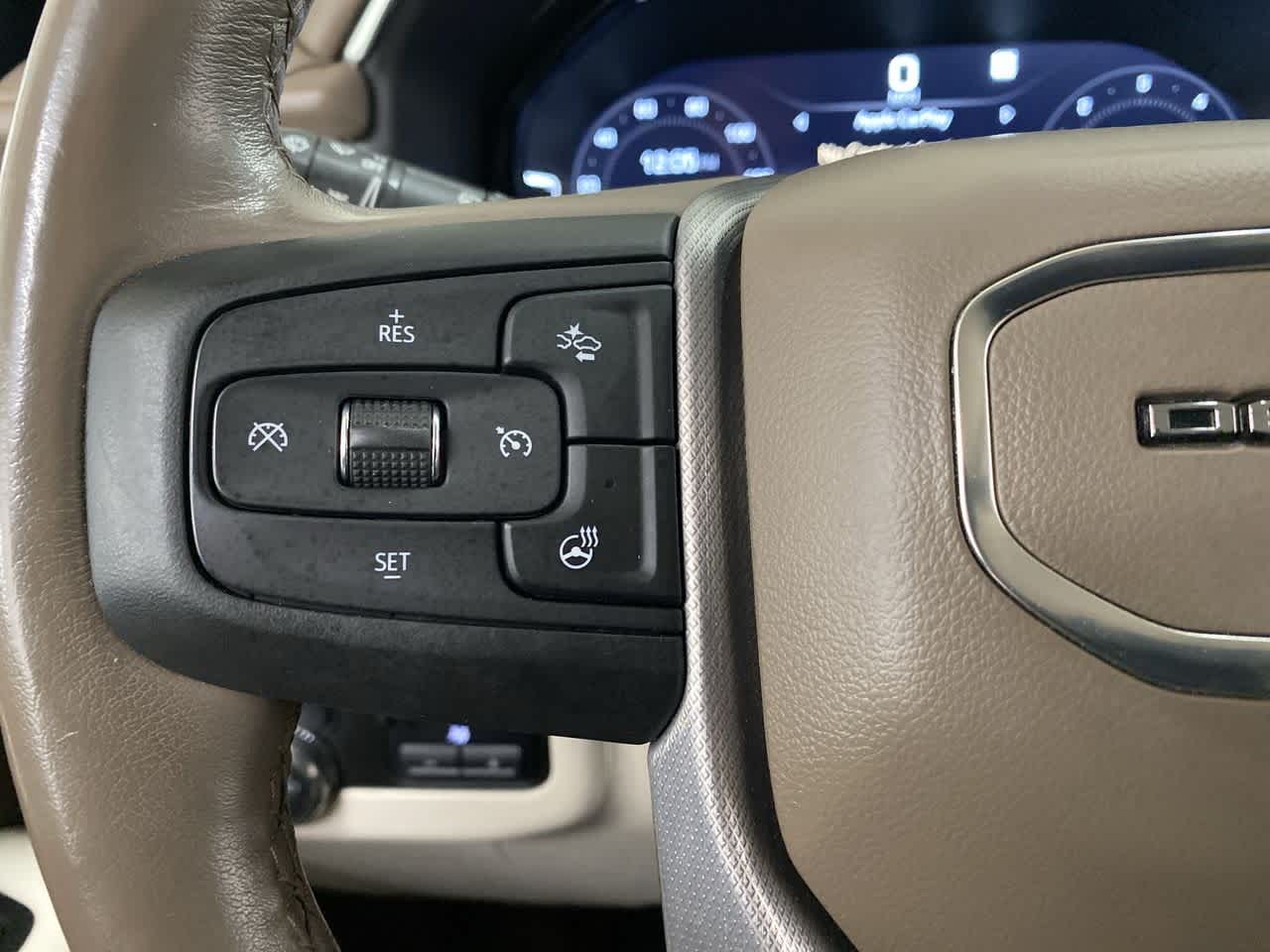 Thumbnail: 2022 GMC Yukon XL - 21