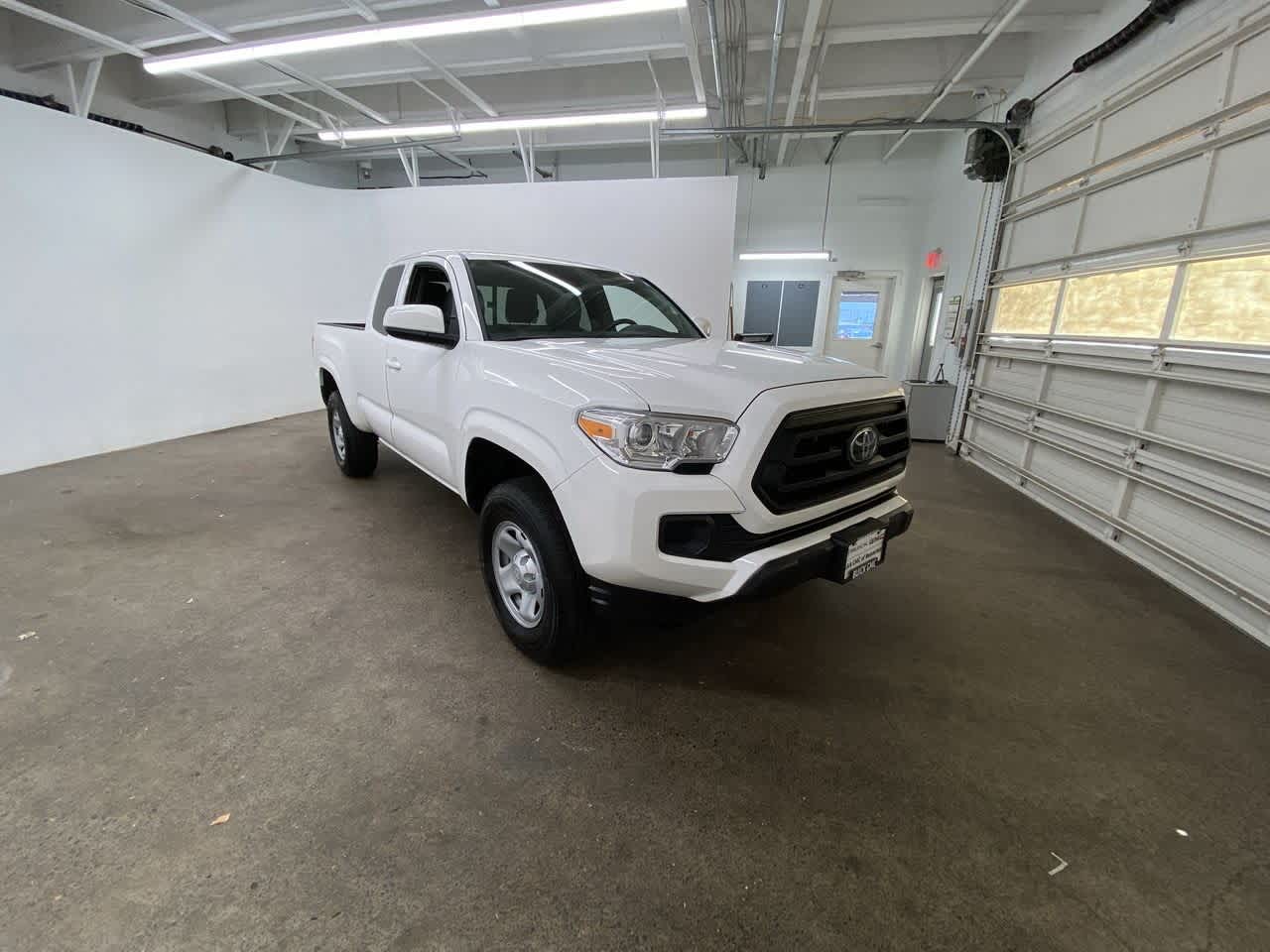 Thumbnail: 2022 Toyota Tacoma - 8
