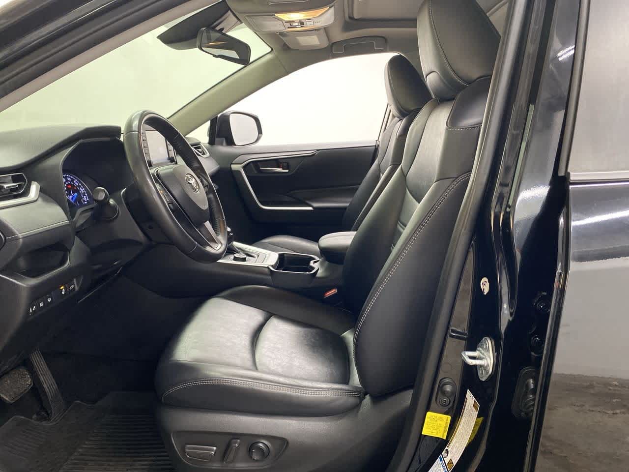 Thumbnail: 2021 Toyota RAV4 - 15