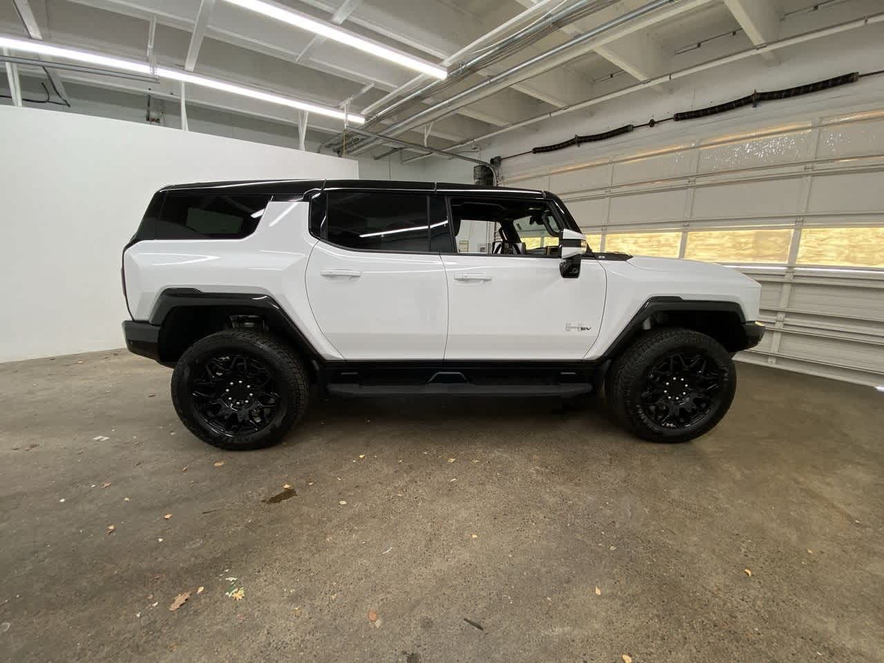 Thumbnail: 2024 GMC Hummer EV - 7