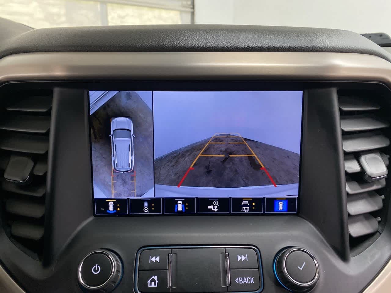 Thumbnail: 2022 GMC Acadia - 25