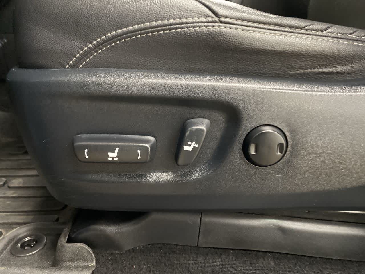 Thumbnail: 2016 Toyota 4Runner - 13